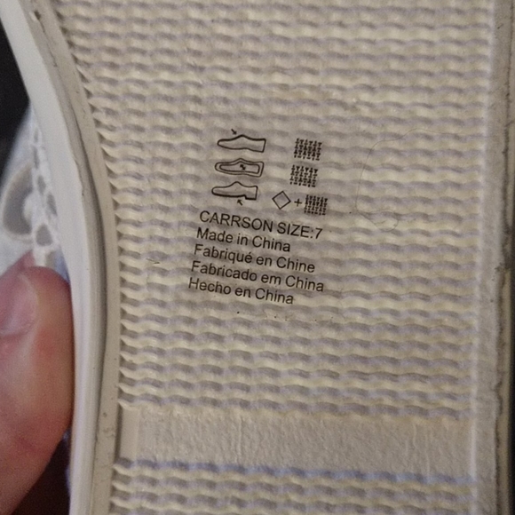 Size 7 lace shoes - Picture 2 of 4